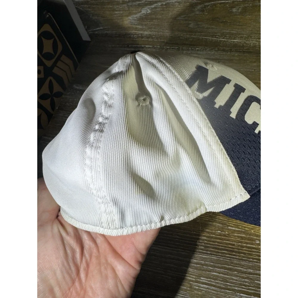 Vintage Adidas Michigan Wolverines Football Hat Size NCAA L/XL READ